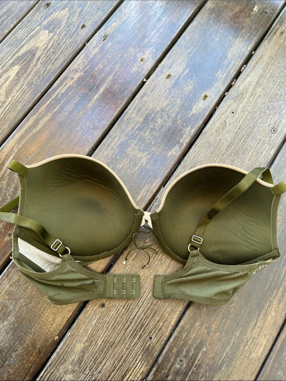 Victoria’s Secret Underwire Bras 38D - Picture 5 of 13